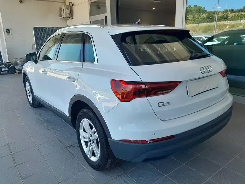 Usata Audi Q3 Advanced 150 CV (110 kW) 2024 Bianco SUV