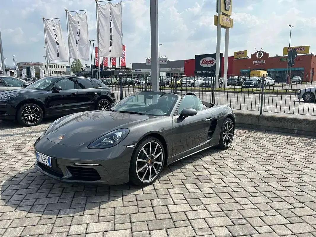 Usata Porsche 718 299 CV (219 kW) 2023 Grigio Cabrio