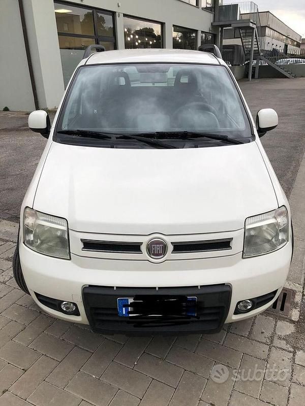 Usata Fiat Panda Dynamic 69 CV (50 kW) 2011 Bianco Utilitaria