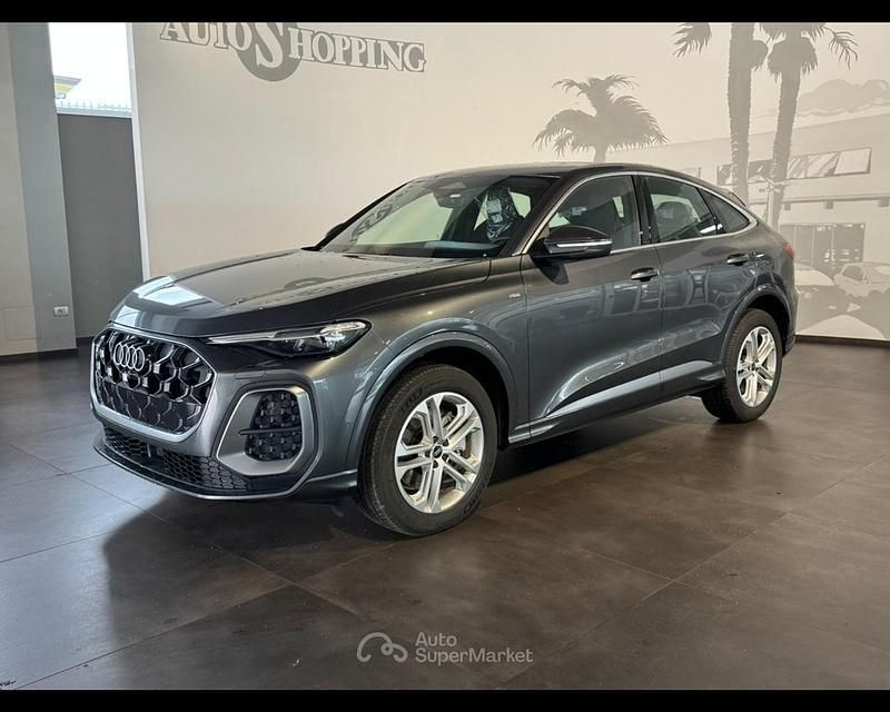 Nuova Audi Q5 S-Line 204 CV (150 kW) 2025 Grigio SUV