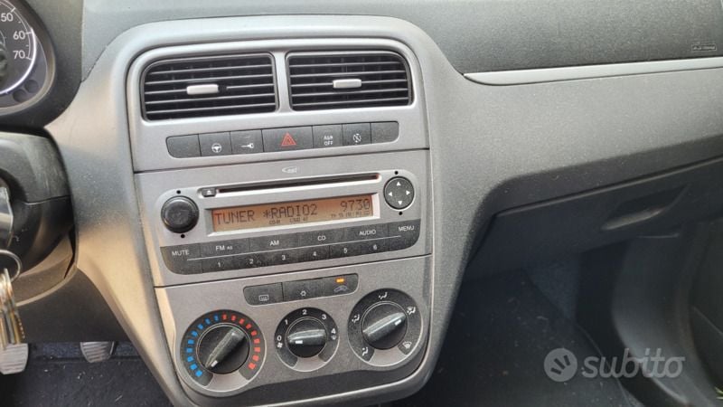 Usata Fiat Punto 75 CV (55 kW) 2012 Grigio Utilitaria