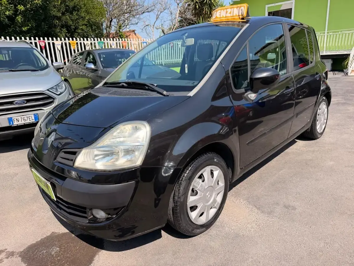 Usata Renault Modus Dynamique 75 CV (55 kW) 2010 Nero Monovolume