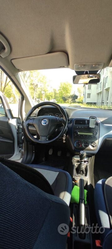 Usata Fiat Grande Punto Dynamic 77 CV (56 kW) 2007 Grigio Utilitaria