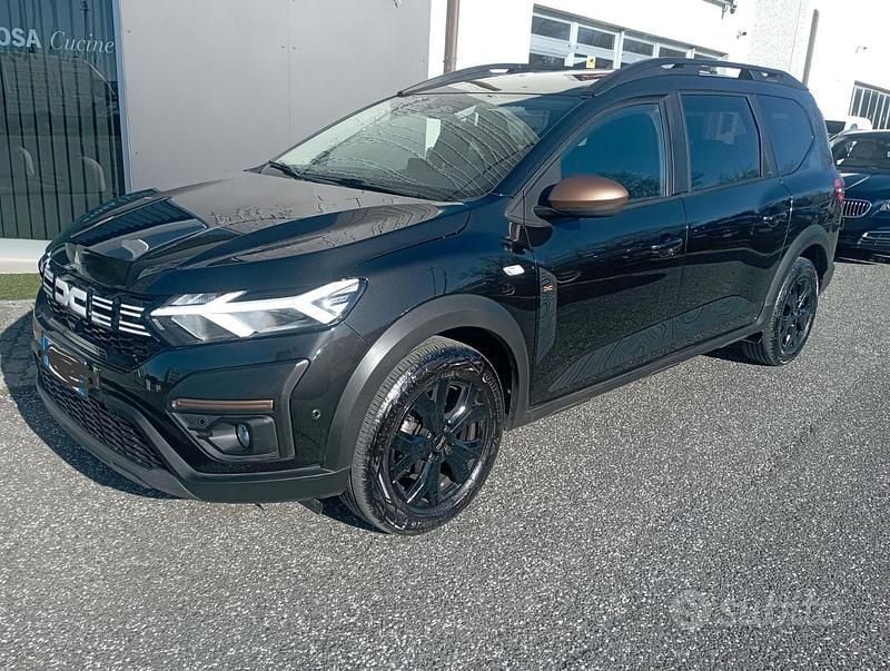 Usata Dacia Jogger Extreme 101 CV (74 kW) 2025 Nero Monovolume
