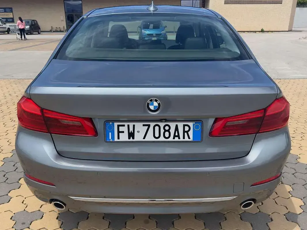 Usata BMW 520 Luxury Line 190 CV (139 kW) 2019 Grigio Berlina