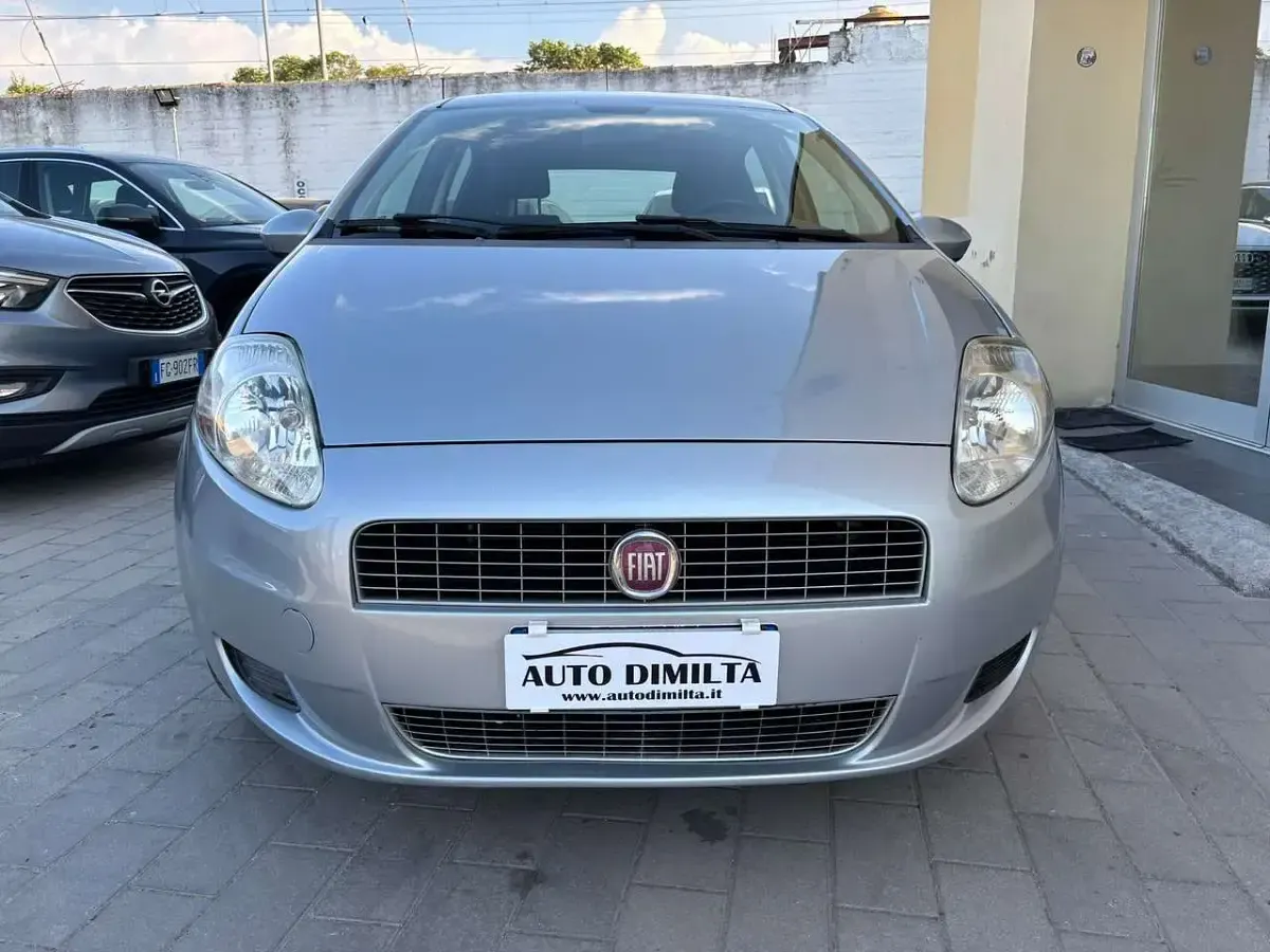 Usata Fiat Grande Punto 77 CV (56 kW) 2009 Argento Utilitaria