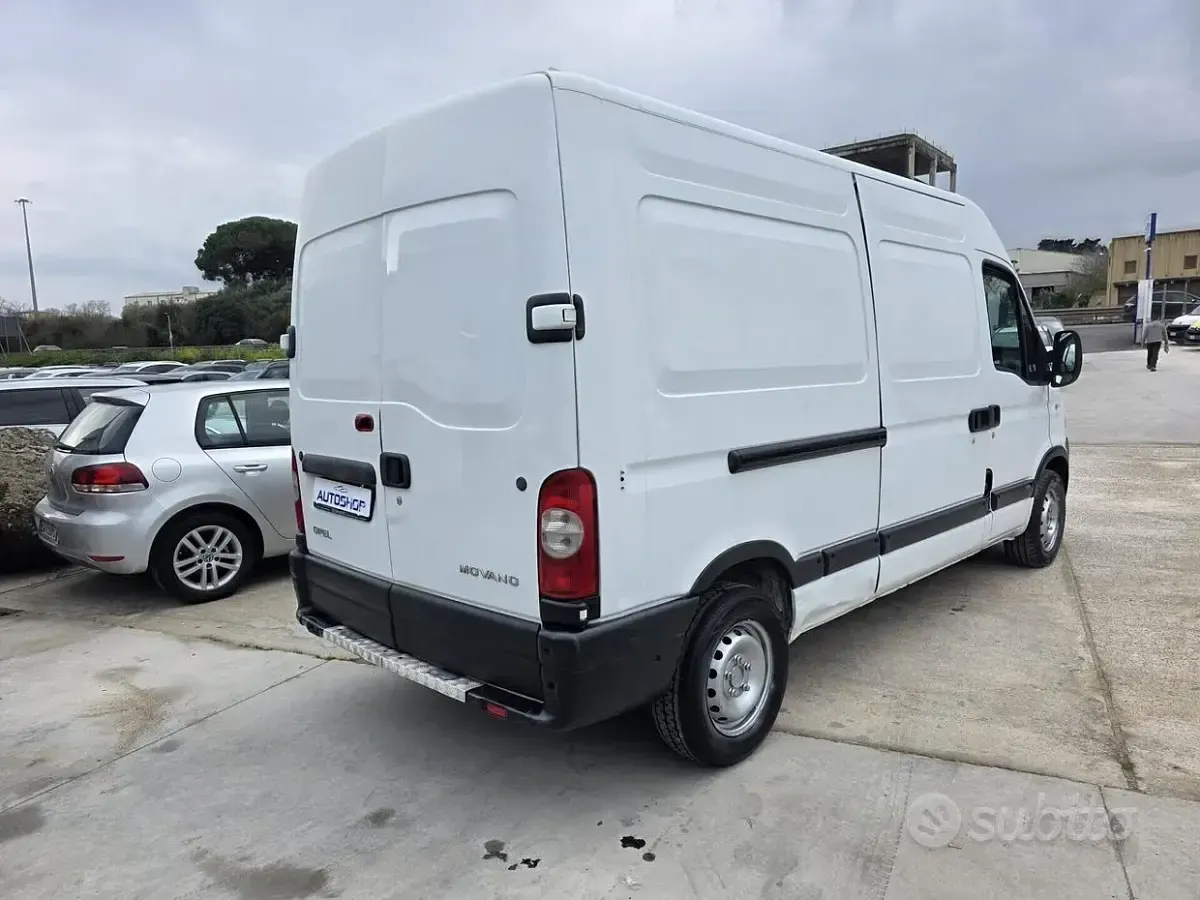 Usata Opel Movano 101 CV (74 kW) 2010 Bianco Monovolume