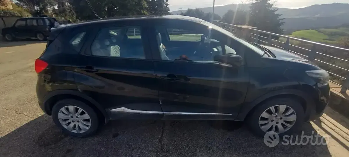 Usata Renault Captur 90 CV (66 kW) 2014 Nero SUV