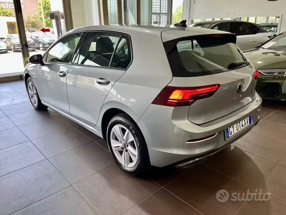 Usata VW Golf VIII Edition 116 CV (85 kW) 2025 Grigio Berlina