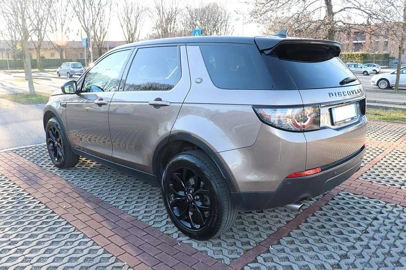 Usata Land Rover Discovery Sport Black Edition 150 CV (110 kW) 2016 Beige SUV