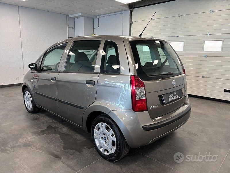 Usata Fiat Idea 90 CV (66 kW) 2008 Grigio Monovolume