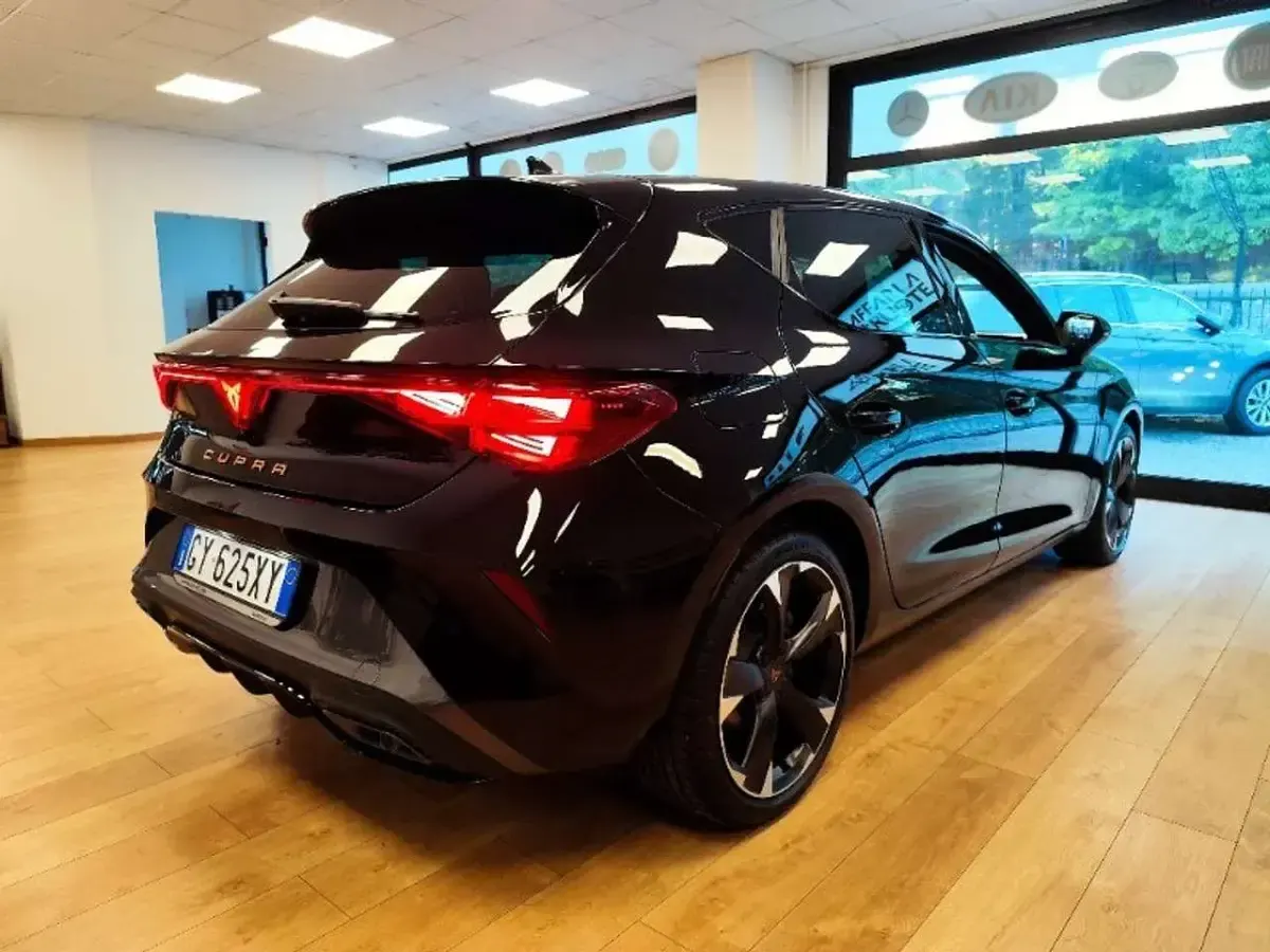 Usata Cupra Leon 150 CV (110 kW) 2025 Nero Berlina