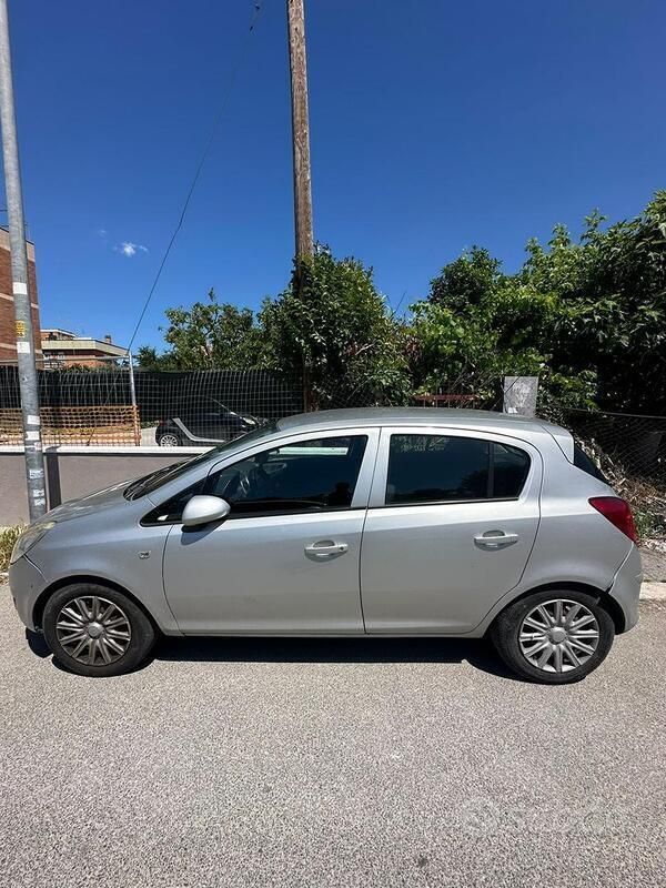 Usata Opel Corsa 75 CV (55 kW) 2009 Grigio Utilitaria
