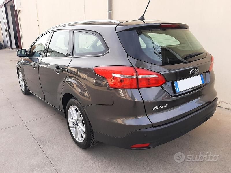 Usata Ford Focus Business Edition 120 CV (88 kW) 2018 Grigio Station wagon