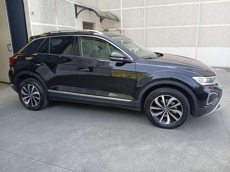 Usata VW T-Roc 150 CV (110 kW) 2024 Nero SUV