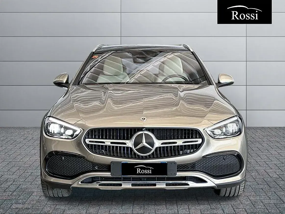 Usata Mercedes 220 Premium 197 CV (144 kW) 2023 Argento mojave Station wagon