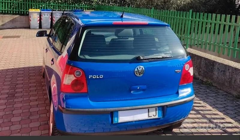 Usata VW Polo Comfortline 75 CV (55 kW) 2003 Blu Berlina