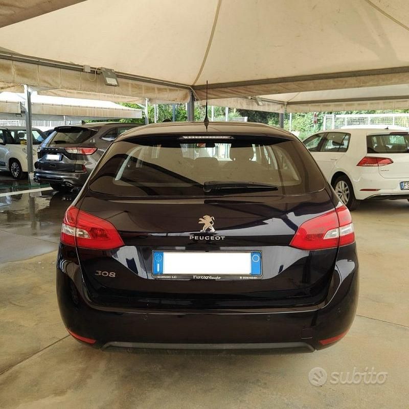 Usata Peugeot 308 SW Active 116 CV (85 kW) 2015 Blu Station wagon