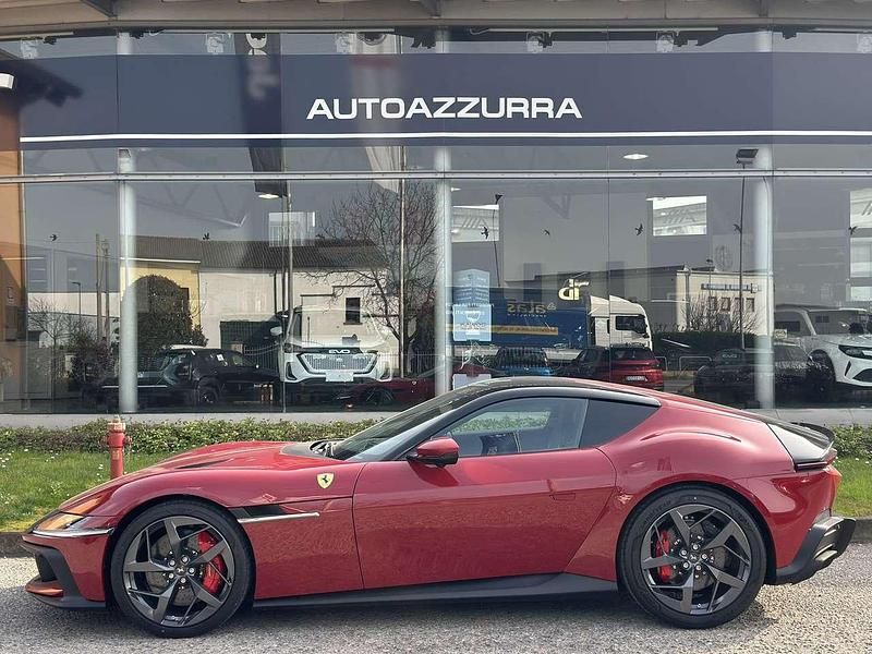 Nuova Ferrari 12 Cilindri 825 CV (606 kW) 2025 Rosso Coupé
