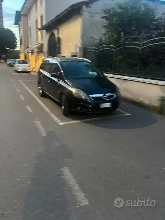 Usata Opel Zafira 150 CV (110 kW) 2006 Nero Monovolume
