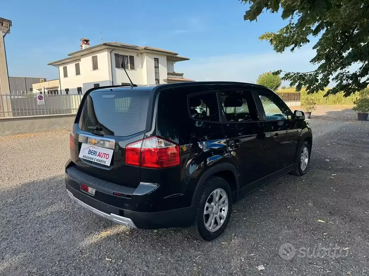 Usata Chevrolet Orlando 141 CV (103 kW) 2011 Nero Monovolume