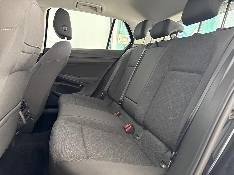 Usata VW Golf VIII Life 116 CV (85 kW) 2022 Nero Berlina