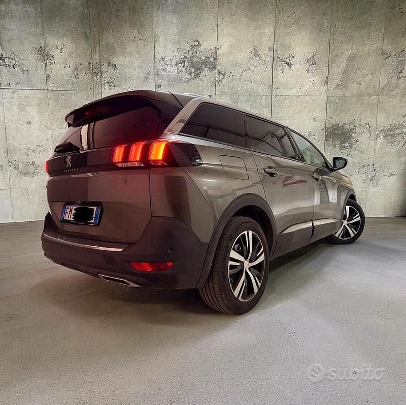 Usata Peugeot 5008 120 CV (88 kW) 2017 Grigio SUV