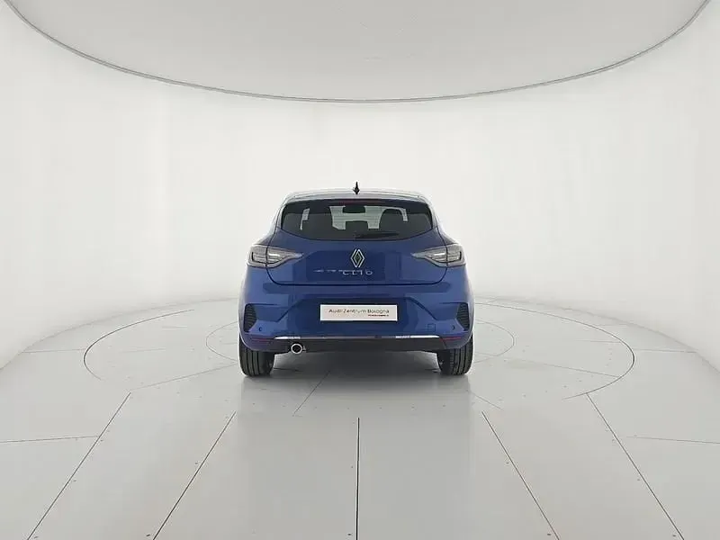 Usata Renault Clio V Techno 101 CV (74 kW) 2024 Blu/azzurro Utilitaria