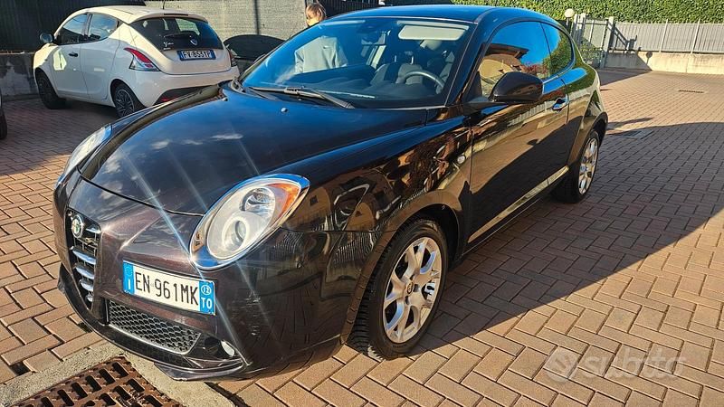Usata Alfa Romeo MiTo Distinctive 105 CV (77 kW) 2012 Nero Utilitaria