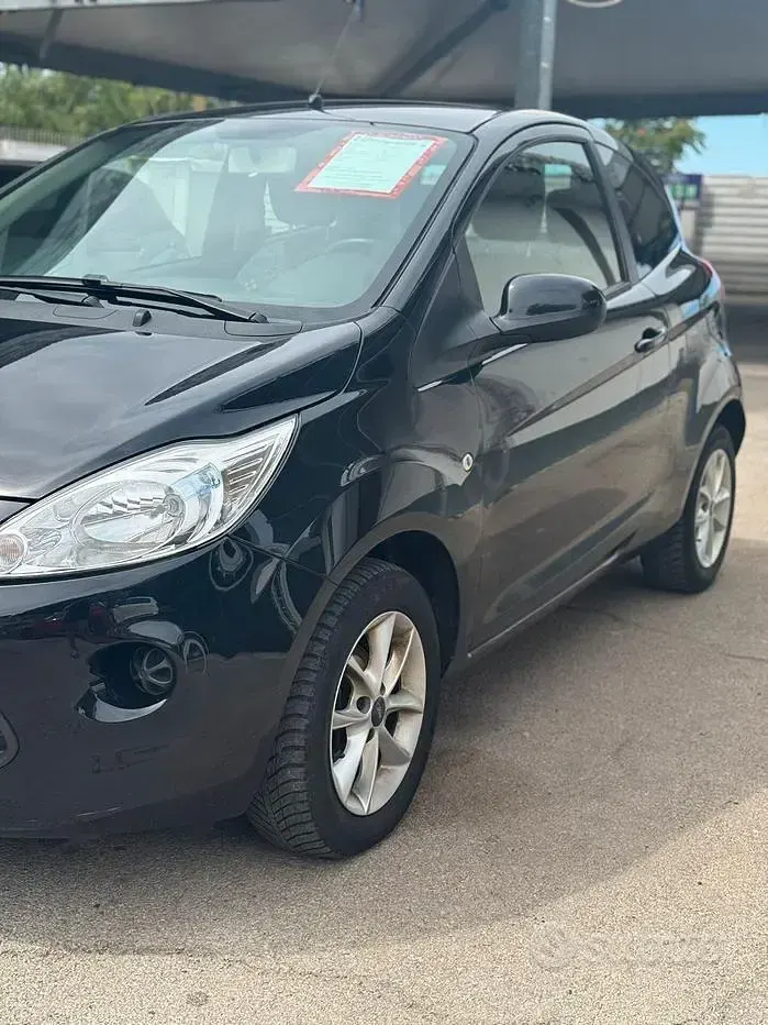 Usata Ford Ka Titanium 69 CV (50 kW) 2015 Nero Berlina