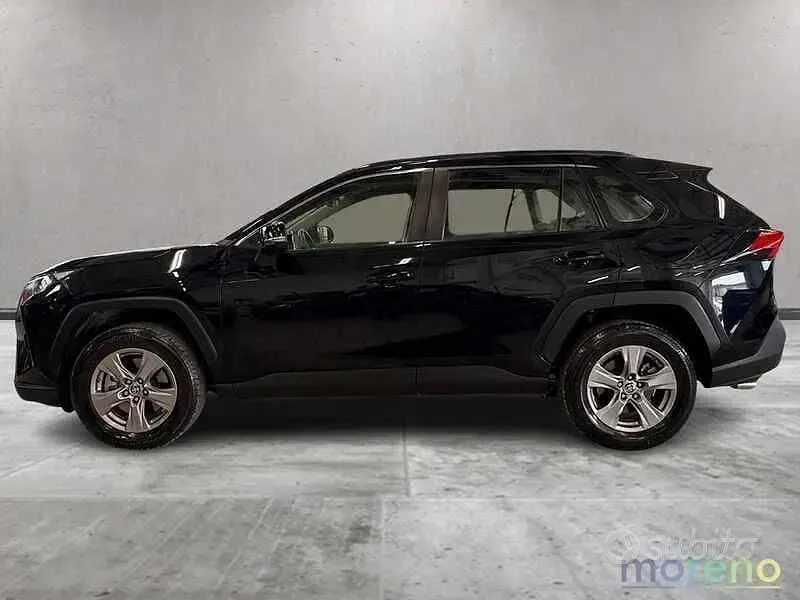 Usata Toyota RAV4 Hybrid Active 178 CV (130 kW) 2022 Nero SUV