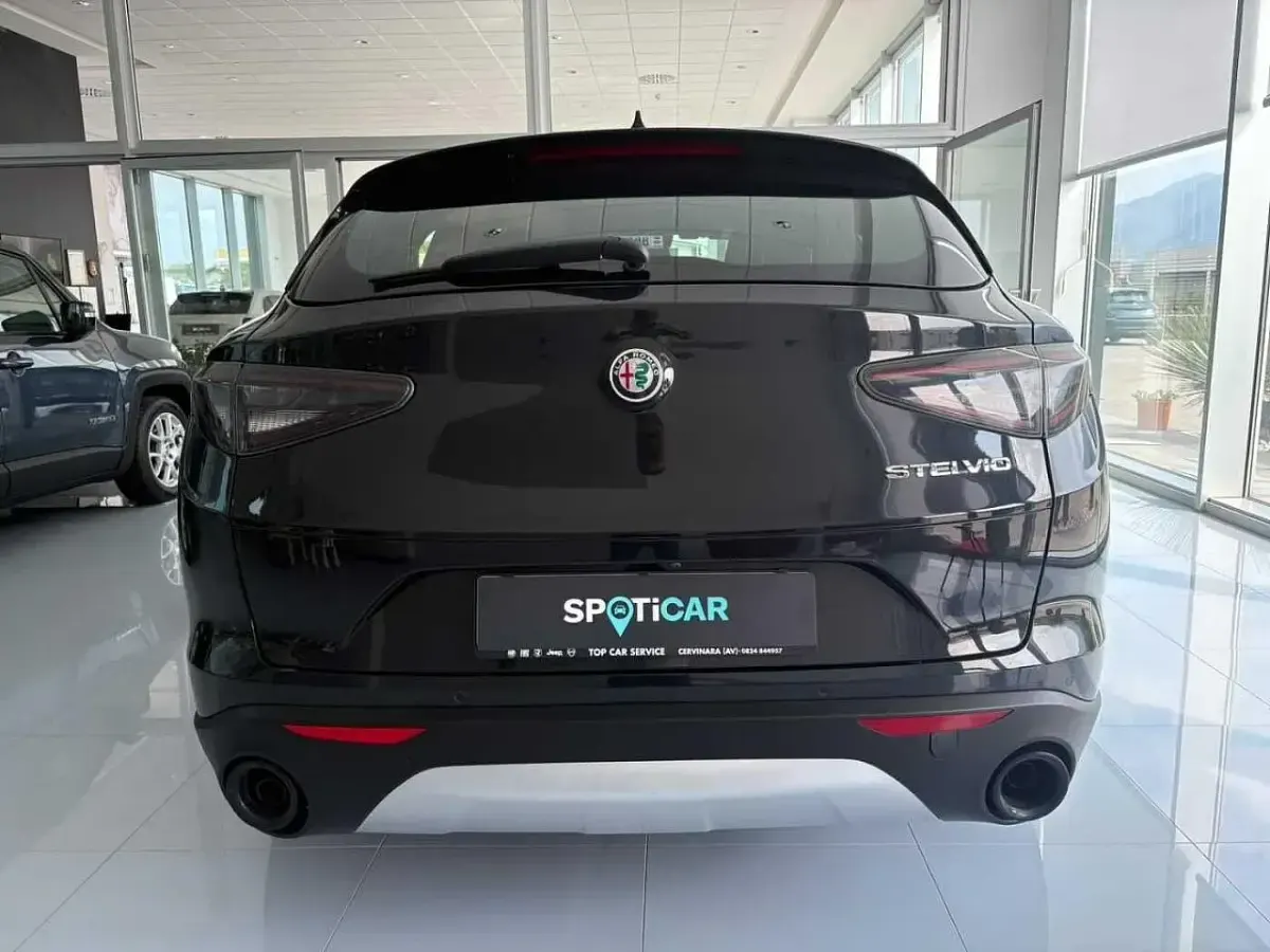 Usata Alfa Romeo Stelvio Super 160 CV (117 kW) 2023 Nero SUV