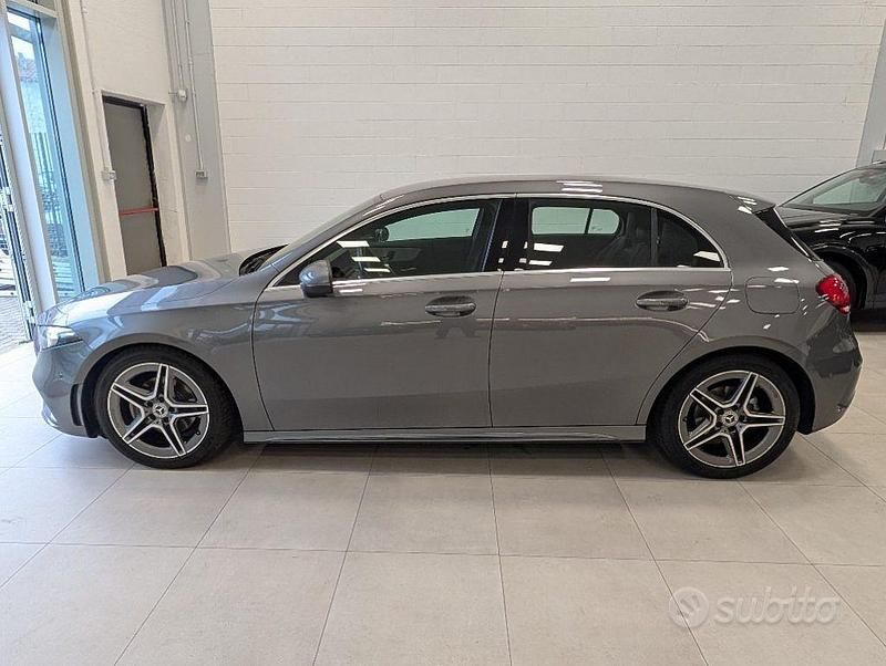 Usata Mercedes A180 Premium 116 CV (85 kW) 2019 Grigio Berlina