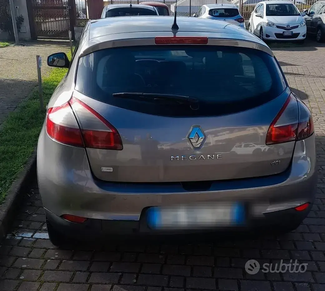 Usata Renault Mégane III 110 CV (80 kW) 2011 Grigio Berlina