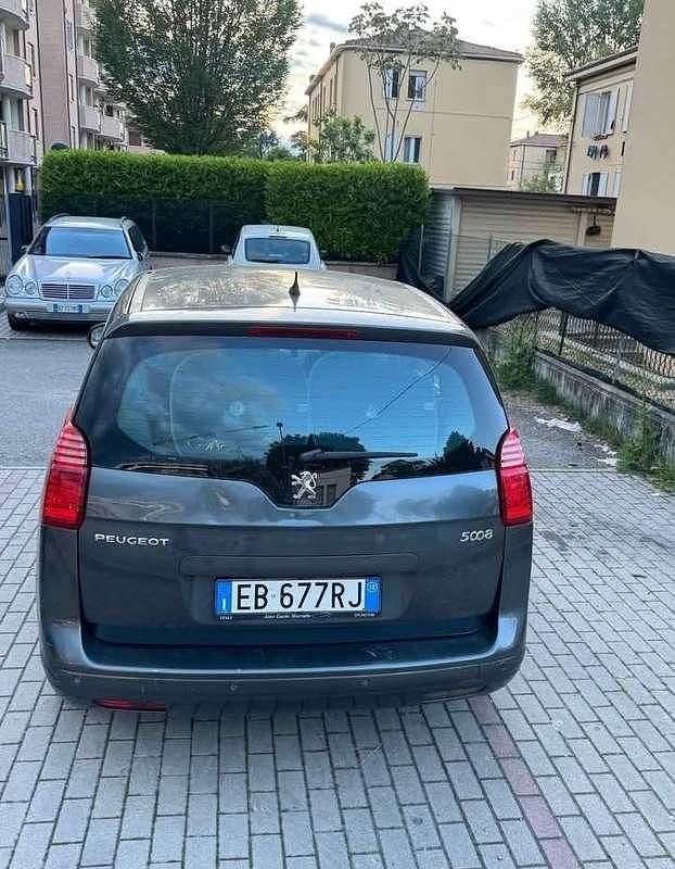 Usata Peugeot 5008 109 CV (80 kW) 2010 Monovolume