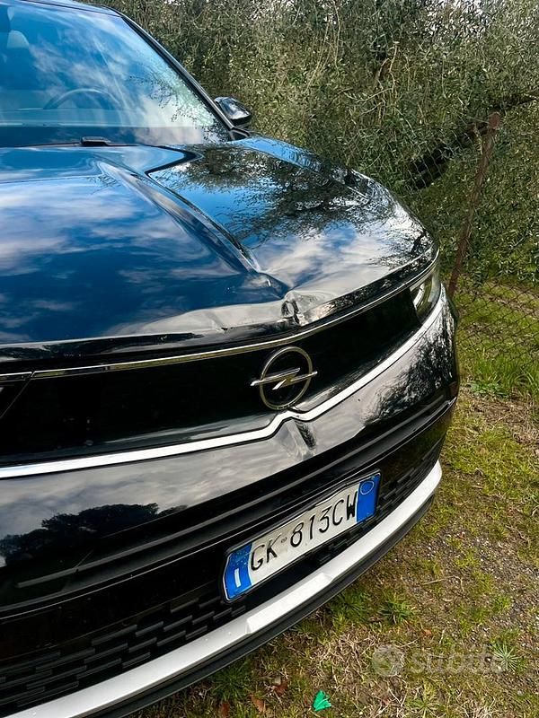 Usata Opel Mokka Elegance 101 CV (74 kW) 2022 Nero SUV