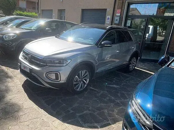 Usata VW T-Roc Style 110 CV (80 kW) 2023 Grigio SUV