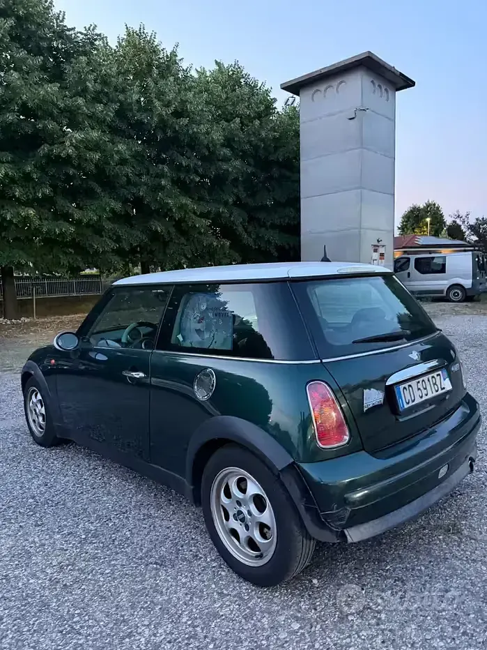 Usata Mini Cooper 116 CV (85 kW) 2003 Verde Utilitaria