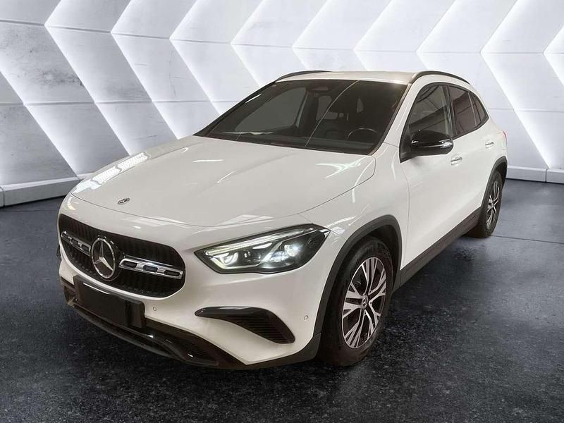Bianco Usata 2023 Mercedes GLA180 Advanced Plus SUV | 35.900 € (Ottimo prezzo) - Immagine 1/4