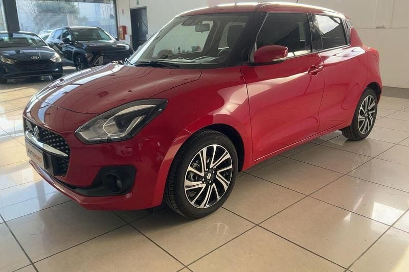 Rosso Usata 2022 Suzuki Swift | 16.699 € (Buon prezzo) - Immagine 1/4