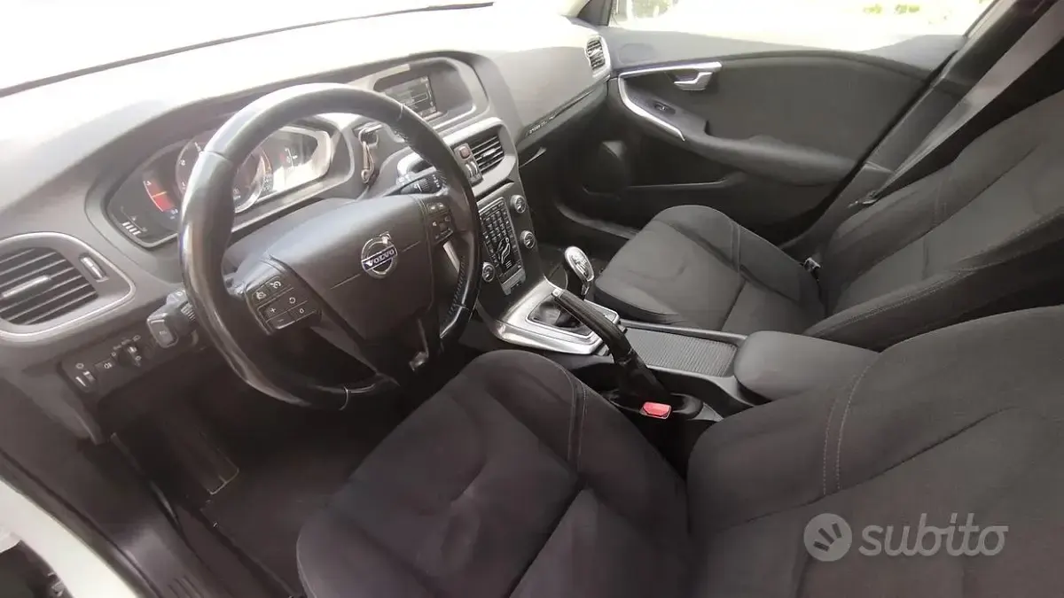 Usata Volvo V40 CC 2014 Bianco Station wagon