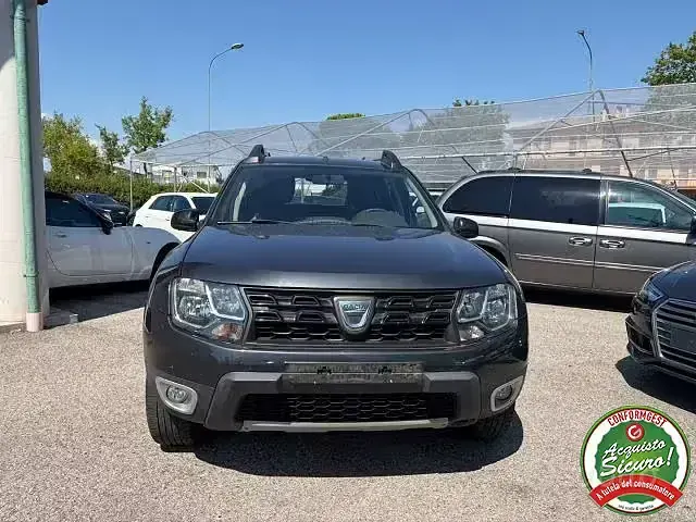 Usata Dacia Duster Ambiance 114 CV (83 kW) 2017 Grigio SUV