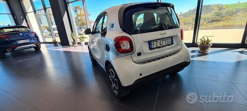 Usata Smart ForTwo Electric Drive 41 kW (56 CV) 2019 Bianco Berlina