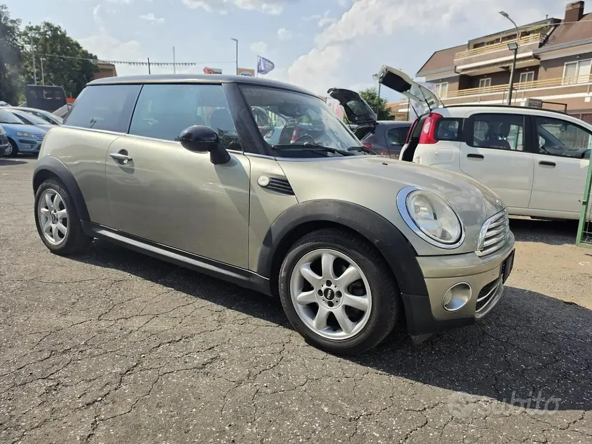 Usata Mini ONE 75 CV (55 kW) 2009 Marrone Utilitaria