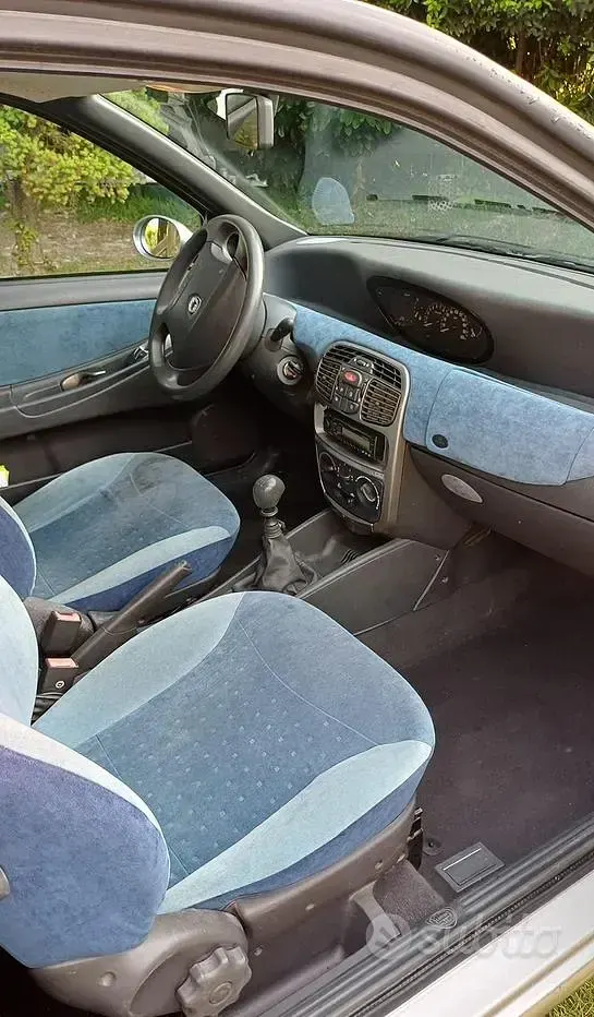 Usata Lancia Ypsilon 2000 Grigio Utilitaria