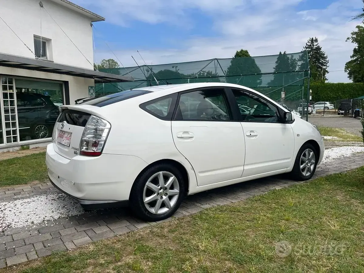 Gebraucht Toyota Prius 77 PS (56 kW) 2007 Grau Kleinwagen