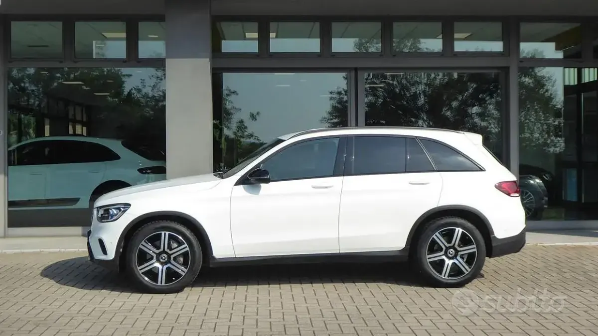 Usata Mercedes GLC200 163 CV (119 kW) 2020 Bianco SUV