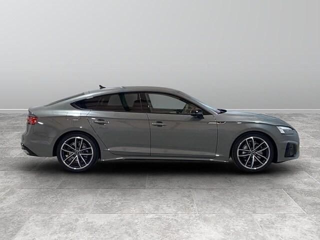 Usata Audi A5 Sportback S-Line 204 CV (150 kW) 2024 Grigio chronos metallizzato Utilitaria