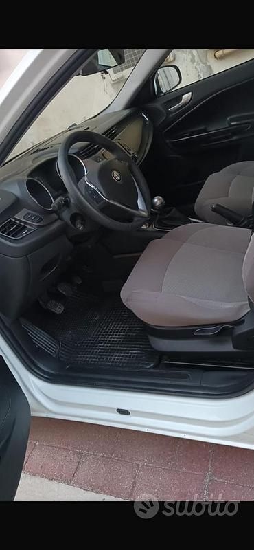 Usata Alfa Romeo Giulietta 105 CV (77 kW) 2014 Bianco Berlina