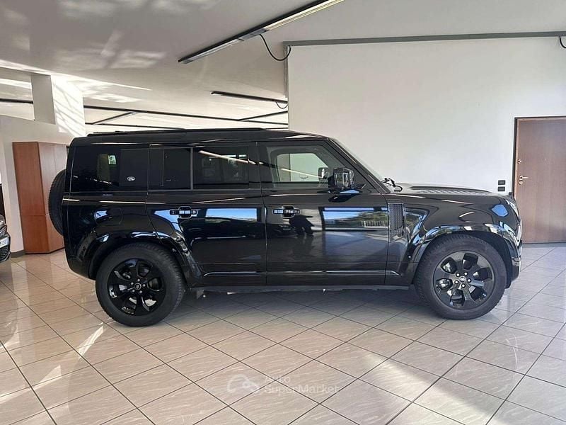 Usata Land Rover Defender SE Dynamic 200 CV (147 kW) 2023 Nero SUV